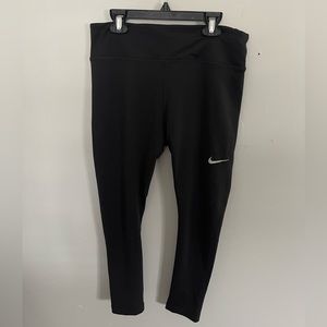 Nike Dri-Fit Capri Leggings - High Waisted. Size Large